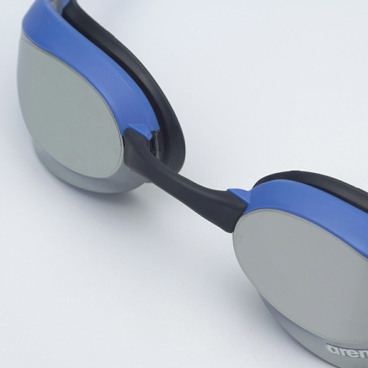 【arena(アリーナ)】 ゴーグル レーシング FINA承認 COBRA ULTRA(コブラウルトラ) ミラーレンズ クッション AS5SGG02U