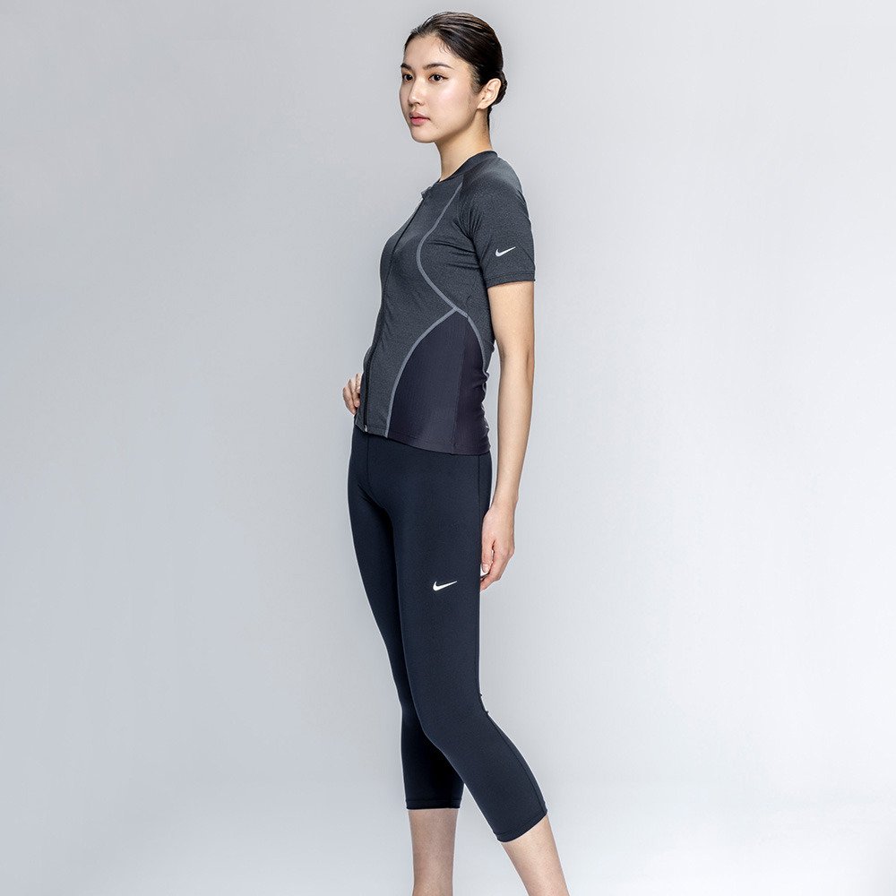 【NIKE（ナイキ）】レディース フィットネス水着 水泳 セミロングレギンス 半袖 ジップ セパレーツ 黒 M-LLサイズ 2993173-0009
