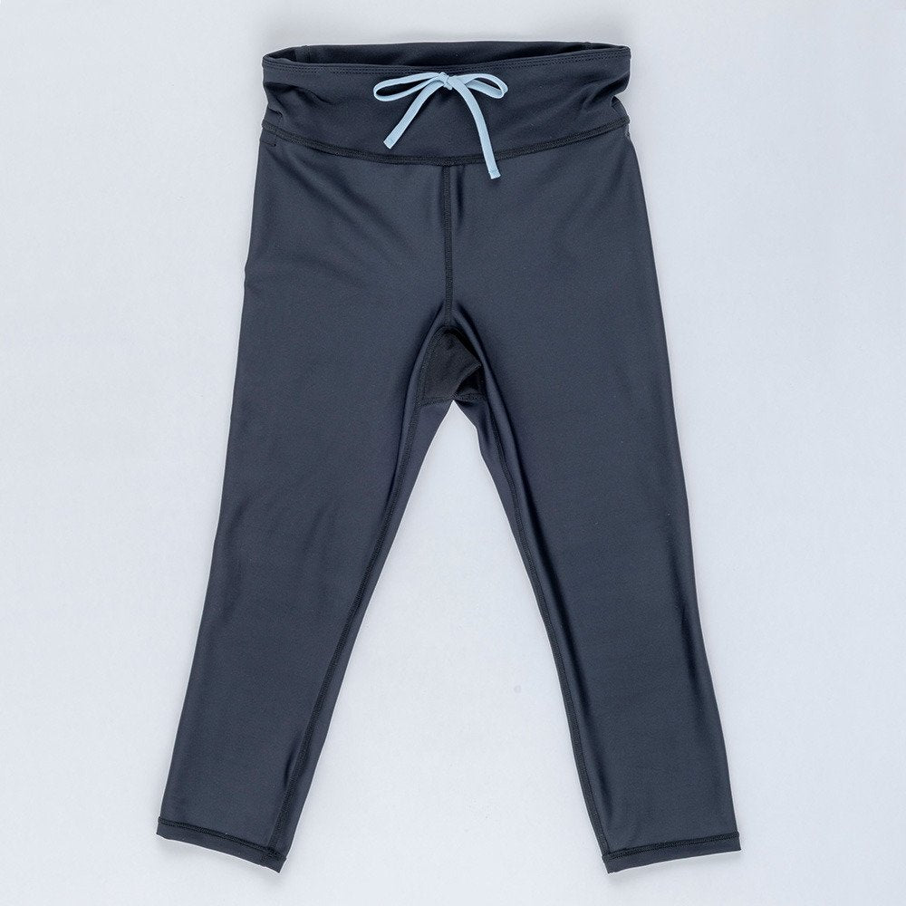 【NIKE（ナイキ）】レディース フィットネス水着 水泳 セミロングレギンス 半袖 ジップ セパレーツ 黒 M-LLサイズ 2993173-0009