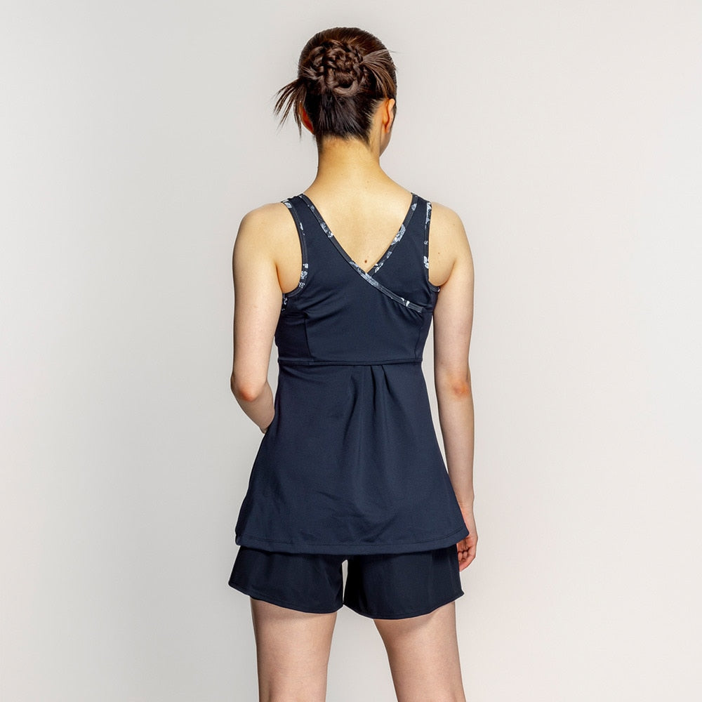 【 NIKE（ナイキ）】 レディース フィットネス水着 ふんわりシルエット 2in1パンツ セパレーツ 上下セット 299314