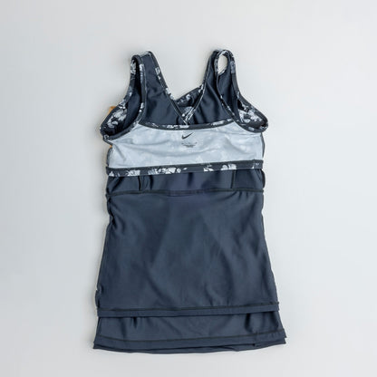 【 NIKE（ナイキ）】 レディース フィットネス水着 ふんわりシルエット 2in1パンツ セパレーツ 上下セット 299314