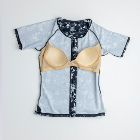 【NIKE ナイキ】レディース フィットネス水着    総柄ジップ付き 半袖セパレーツ セパレート 上下セット 胸カップ付き フロントジップ 袖付き 2993149