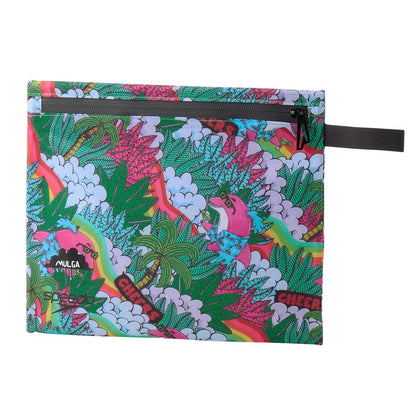 【Speedo（スピード）】スイムポーチ フラットポーチ スピード 強はっ水加工 防水シームテープ 止水ファスナー モルガ コラボ商品  SE22552MU MULGA THE ARTIST