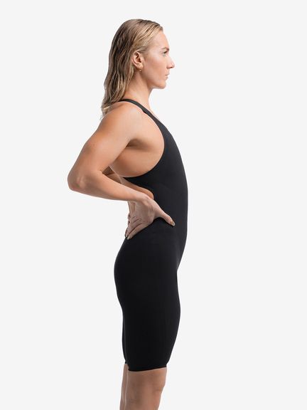 【Speedo（スピード）】レディース 競泳水着 レーシング水着 WA承認  Fastskin LZR Pure Valor 2.0（ファストスキンレーザーピュアヴァラー2.0 ）オープンバックニ―スキン SCW12402F